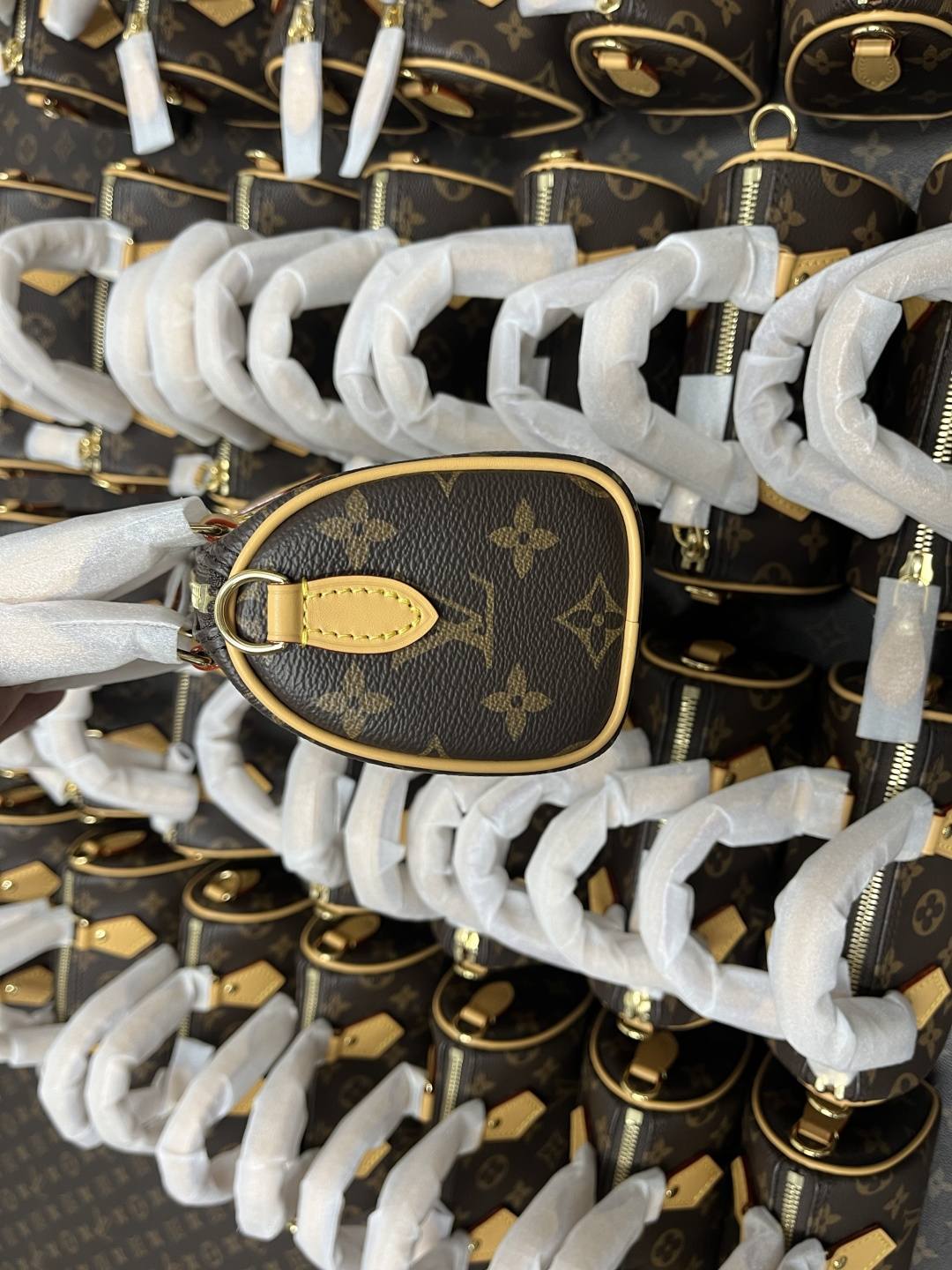 Shebag super replica Louis Vuitton Nano Speedy with belt bag review(Apr 2026 updated)-Best Quality designer Bag Review, and online shopping, designer bag ru