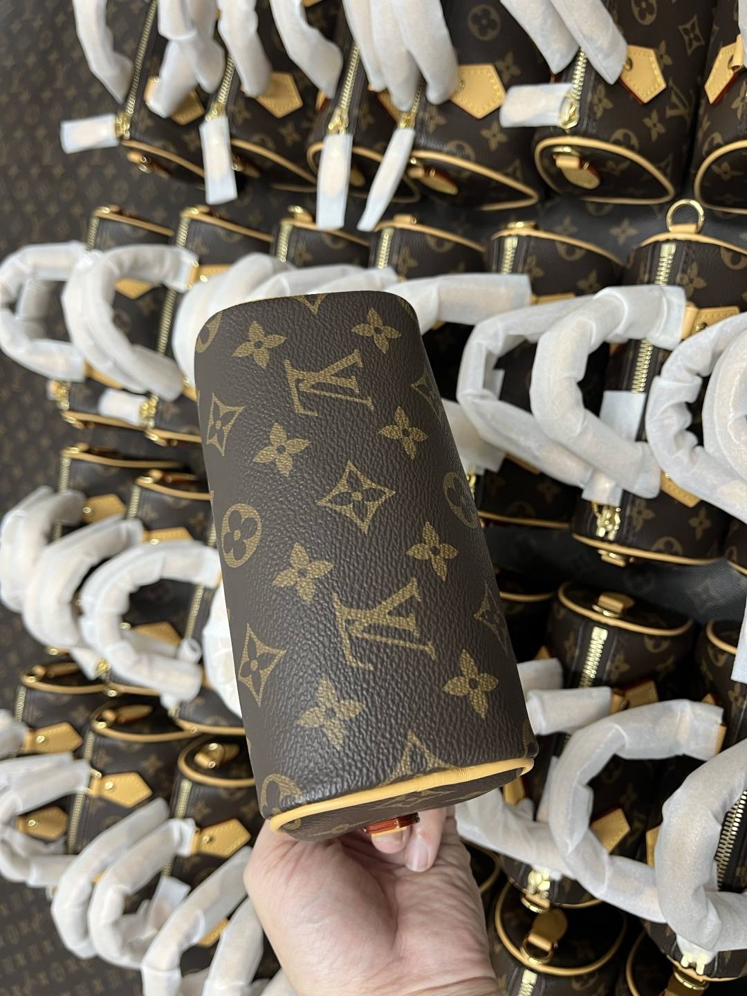 Shebag super replica Louis Vuitton Nano Speedy with belt bag review(Apr 2026 updated)-Best Quality designer Bag Review, and online shopping, designer bag ru