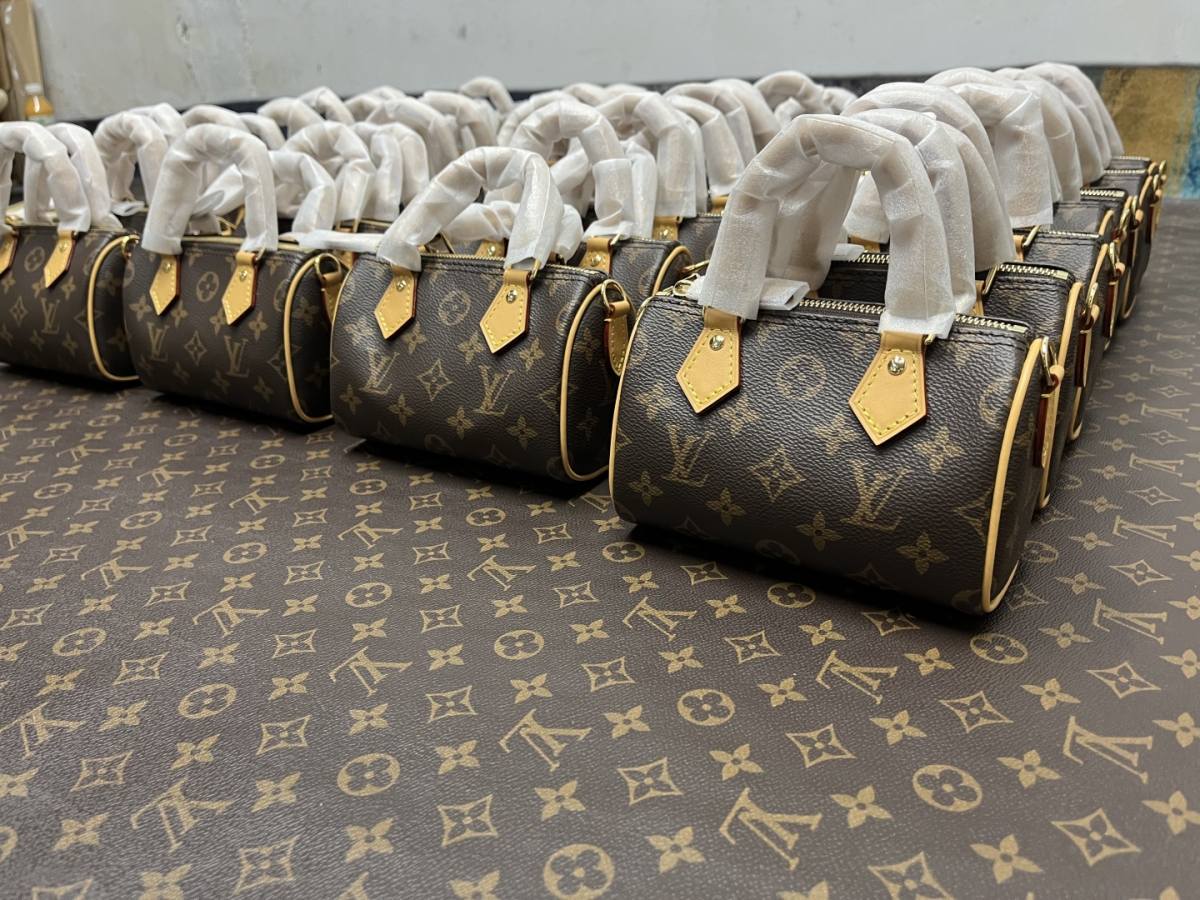 Shebag super replica Louis Vuitton Nano Speedy with belt bag review(Apr 2026 updated)-Best Quality designer Bag Review, and online shopping, designer bag ru