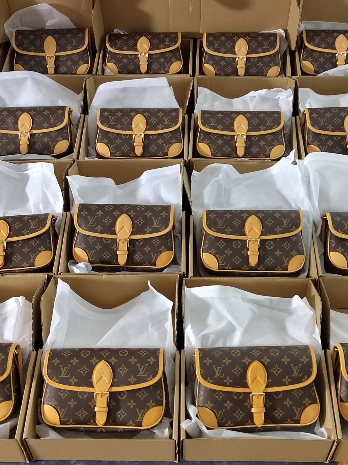 Shebag super replica Louis Vuitton bags stocks in warehouse(Apr 2026 updated)-Best Quality designer Bag Review, and online shopping, designer bag ru