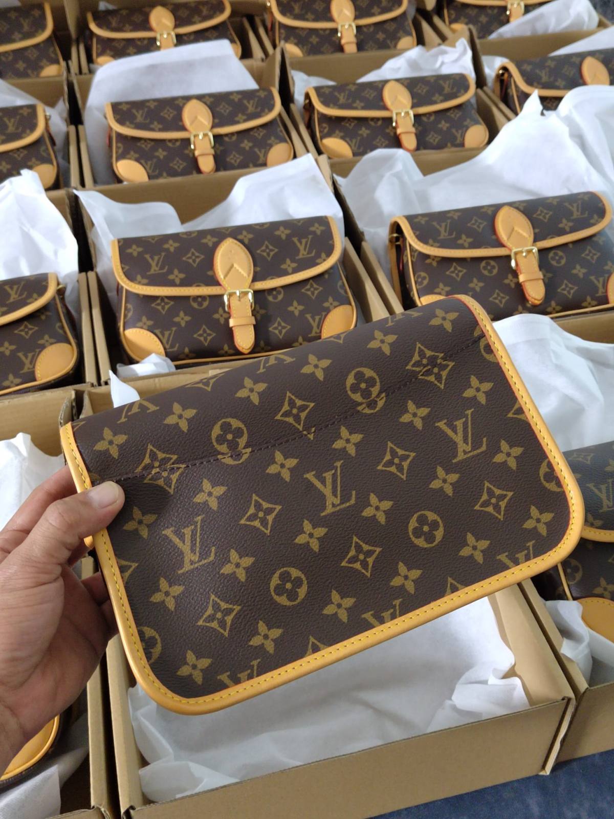 Shebag super replica Louis Vuitton bags stocks in warehouse(Apr 2026 updated)-Best Quality designer Bag Review, and online shopping, designer bag ru