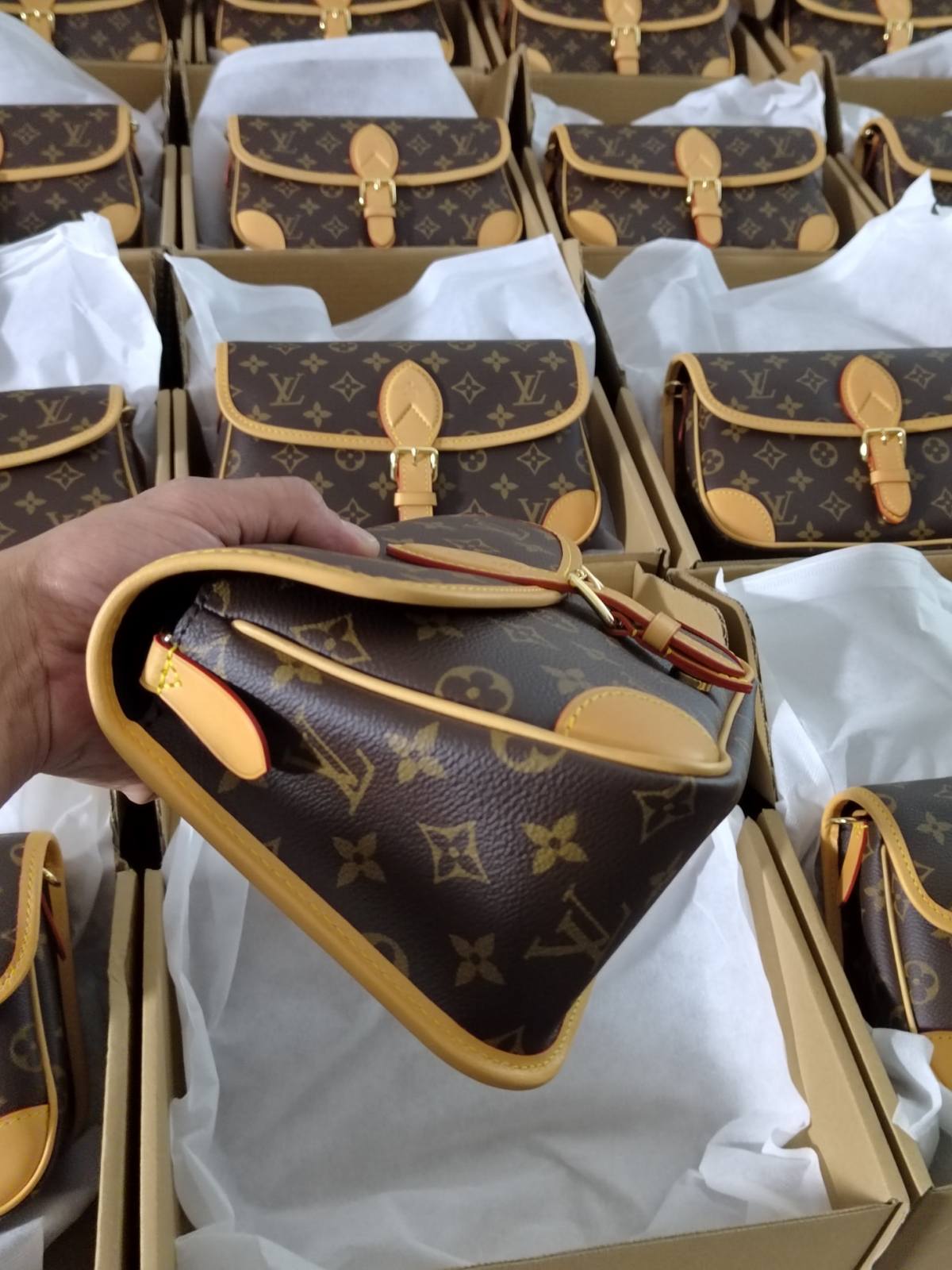 Shebag super replica Louis Vuitton bags stocks in warehouse(Apr 2026 updated)-Best Quality designer Bag Review, and online shopping, designer bag ru