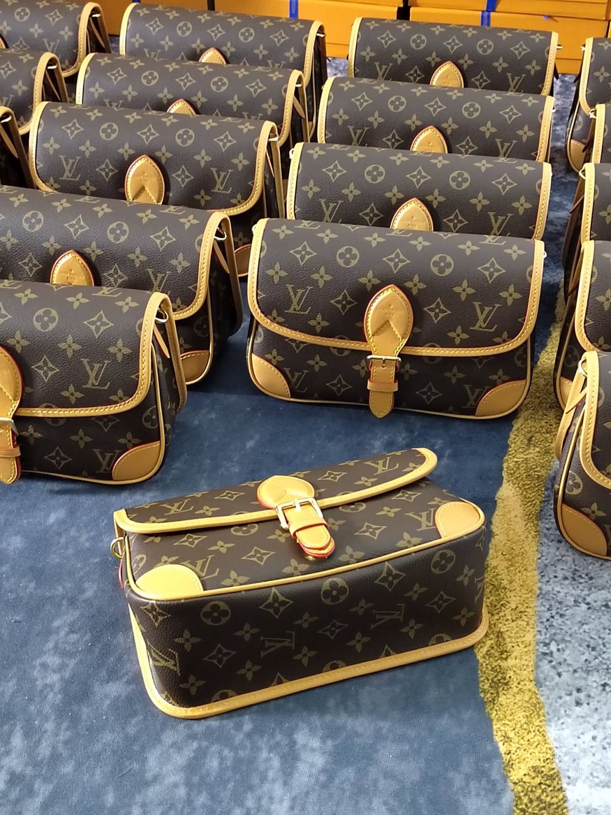 Shebag super replica Louis Vuitton bags stocks in warehouse(Apr 2026 updated)-Best Quality designer Bag Review, and online shopping, designer bag ru