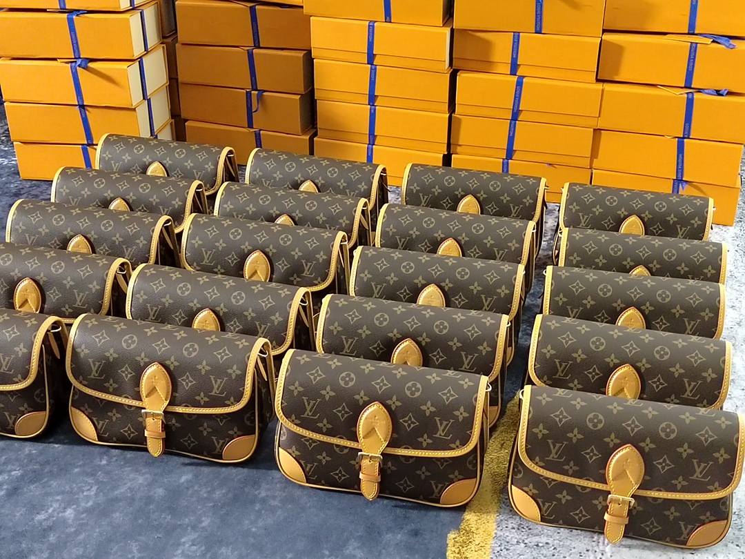 Shebag super replica Louis Vuitton bags stocks in warehouse(Apr 2026 updated)-Best Quality designer Bag Review, and online shopping, designer bag ru