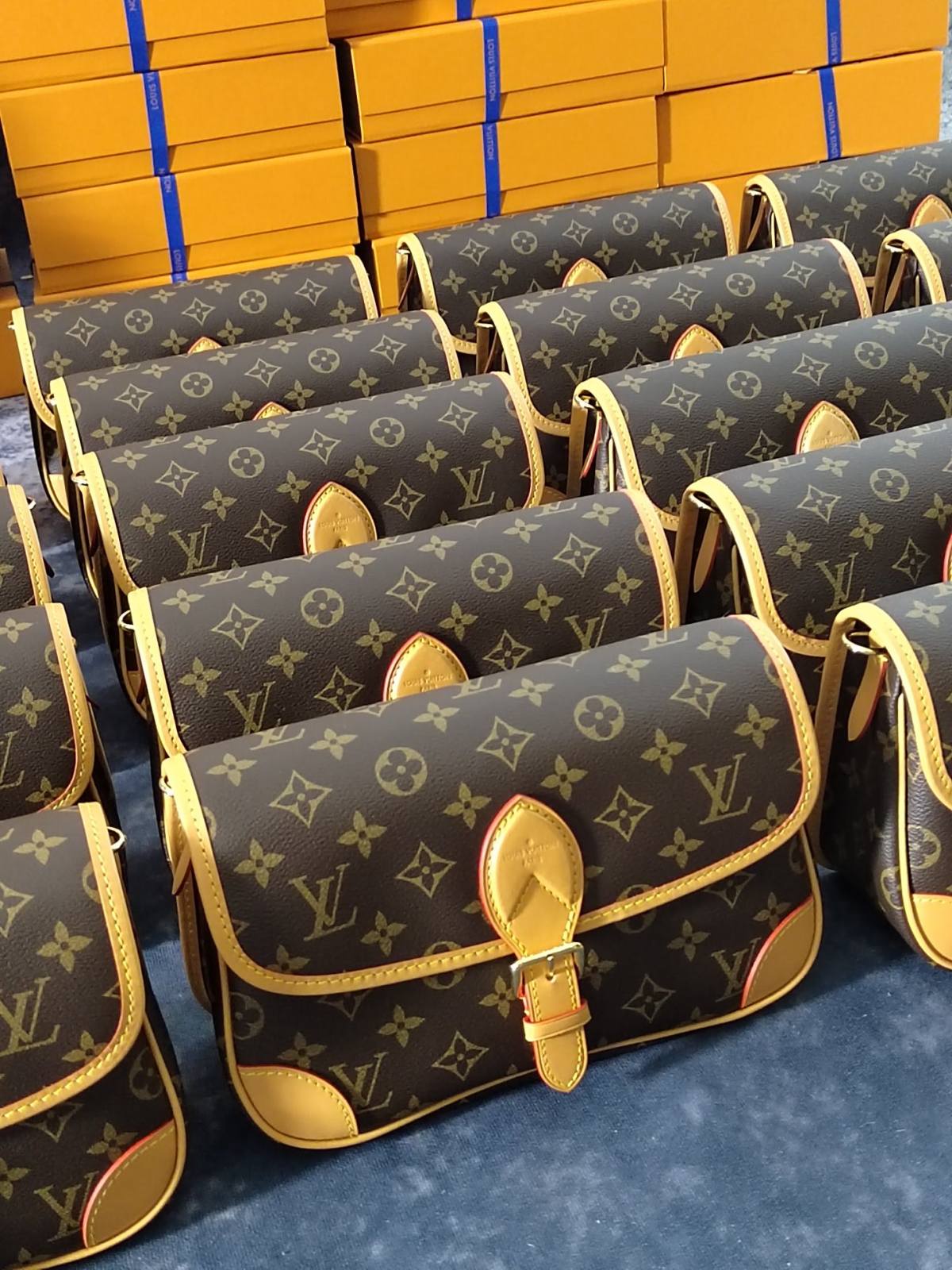 Shebag super replica Louis Vuitton bags stocks in warehouse(Apr 2026 updated)-Best Quality designer Bag Review, and online shopping, designer bag ru