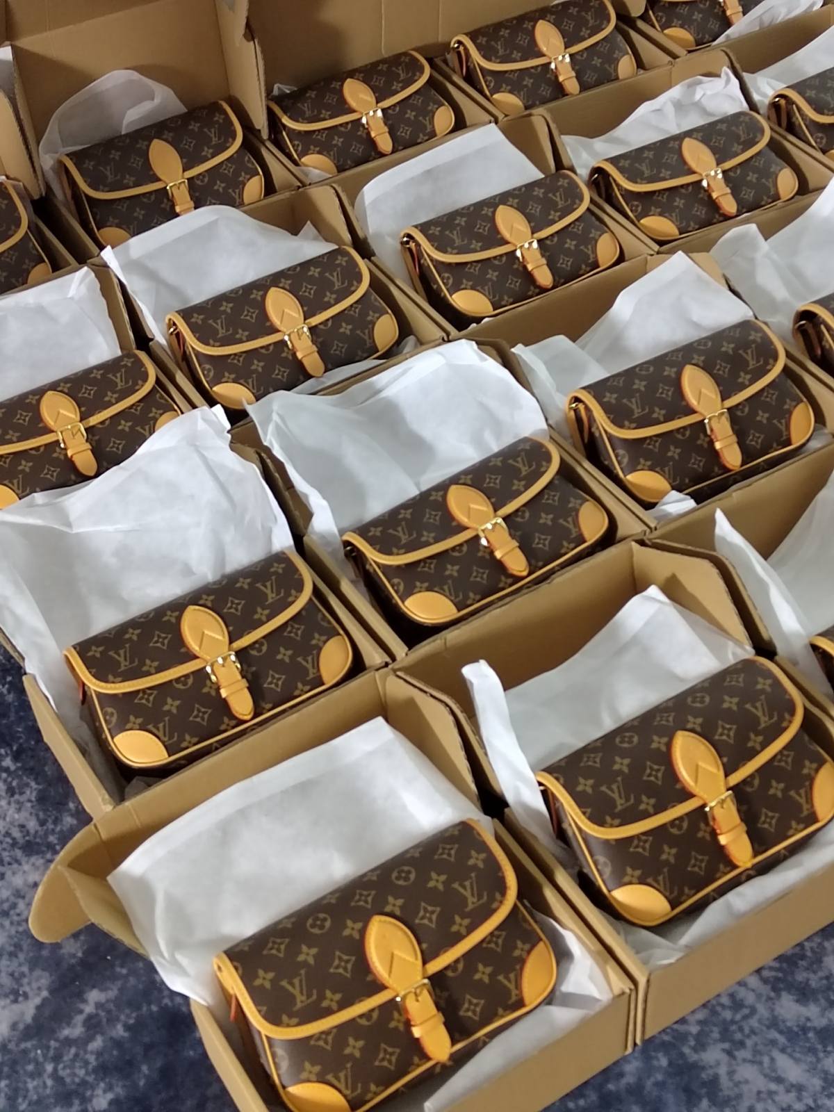 Shebag super replica Louis Vuitton bags stocks in warehouse(Apr 2026 updated)-Best Quality designer Bag Review, and online shopping, designer bag ru