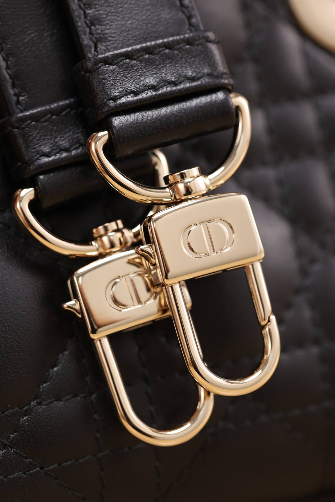 Shebag super replica Dior D Joy Mini bag review(Apr 2026 updated)-Best Quality designer Bag Review, and online shopping, designer bag ru