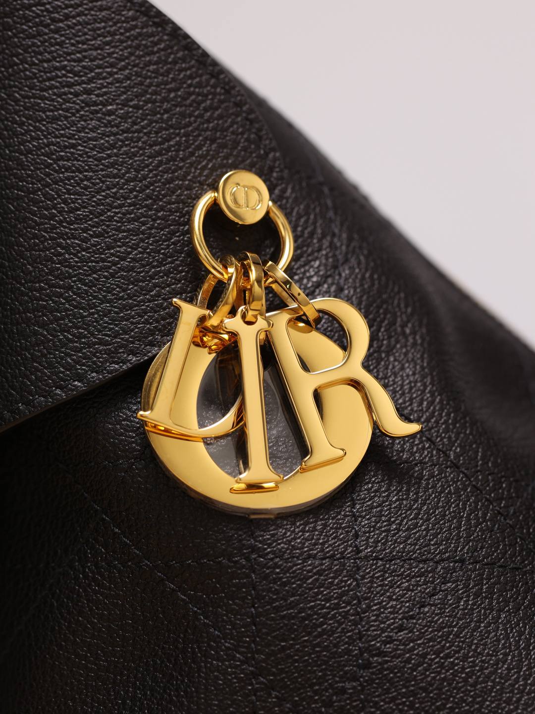 Shebag super replica Dior Voyage bag medium size review(Apr 2026 updated)-Best Quality designer Bag Review, and online shopping, designer bag ru